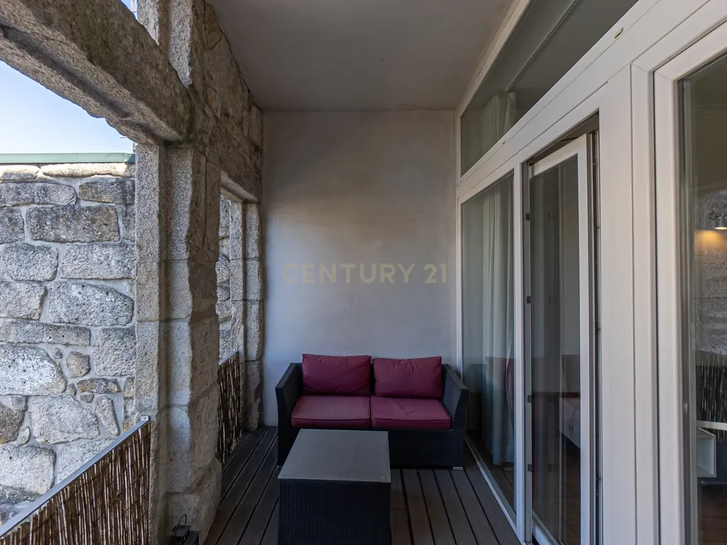 Apartamento T1 com Estacionamento e Varanda nas Fontainhas, Porto - Image 7