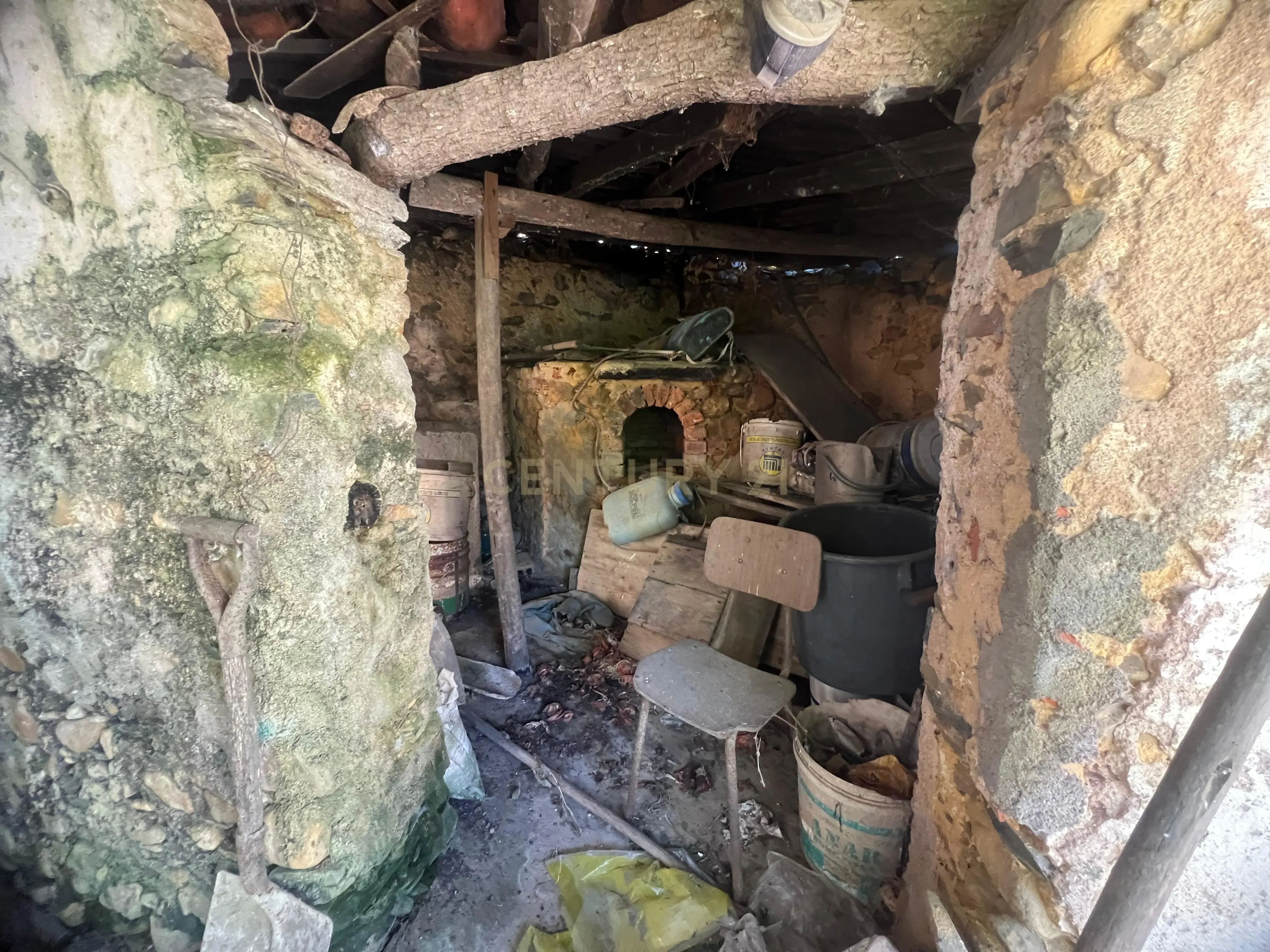 Casa para reconstrução total a 10 min da Praia Fluvial de Aldeia do Mato Abrantes - Image 18