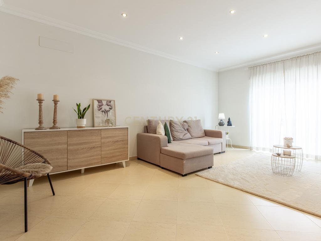 Apartamento T2 +1 em Quinta do Conde - Image 10