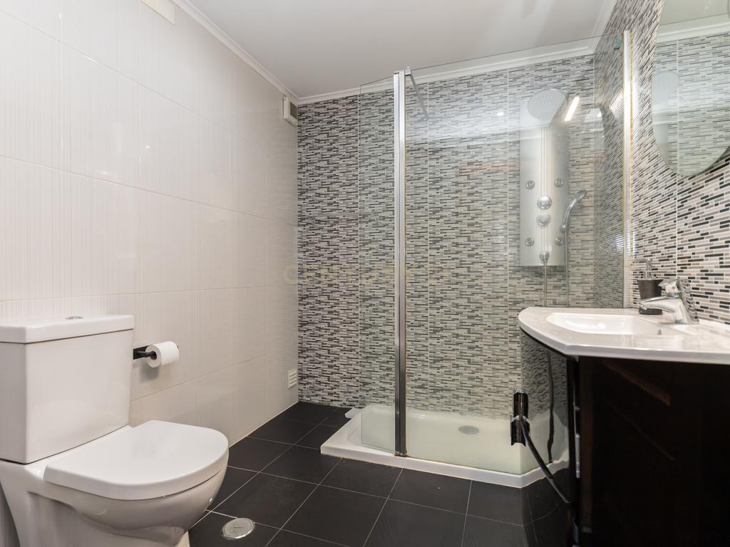 Apartamento T2 na Quinta da Carcereira - Sobreda  - Image 12