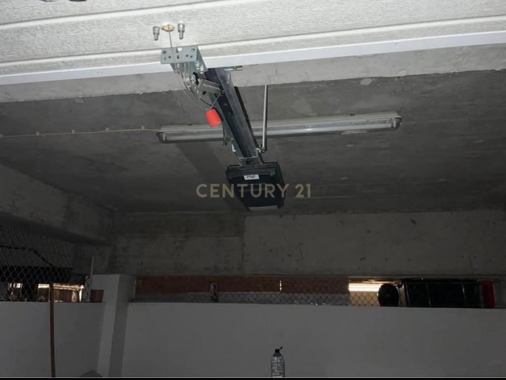 NÃO PERCA ESTA GRANDE OPORTUNIDADE!  GARAGEM EM BOX DE GRANDES DIMENSÕES COM 25M2 MUITO BEM LOCALIZADA EM SILVES PRÓXIMA DE TODAS AS COMODIDADES E SERVIÇOS. - Image 5