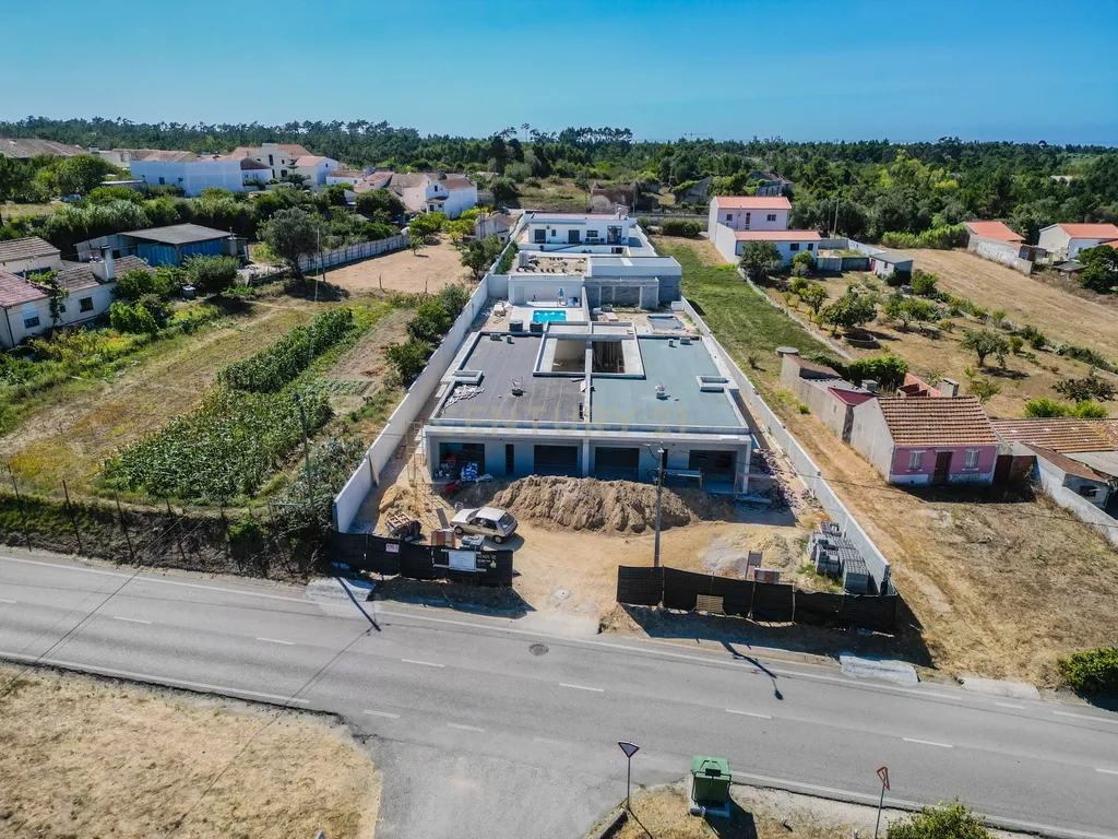 Moradia geminada em construção, com piscina e jardim na Boavista, Lavos, Figueira da Foz. - Image 18