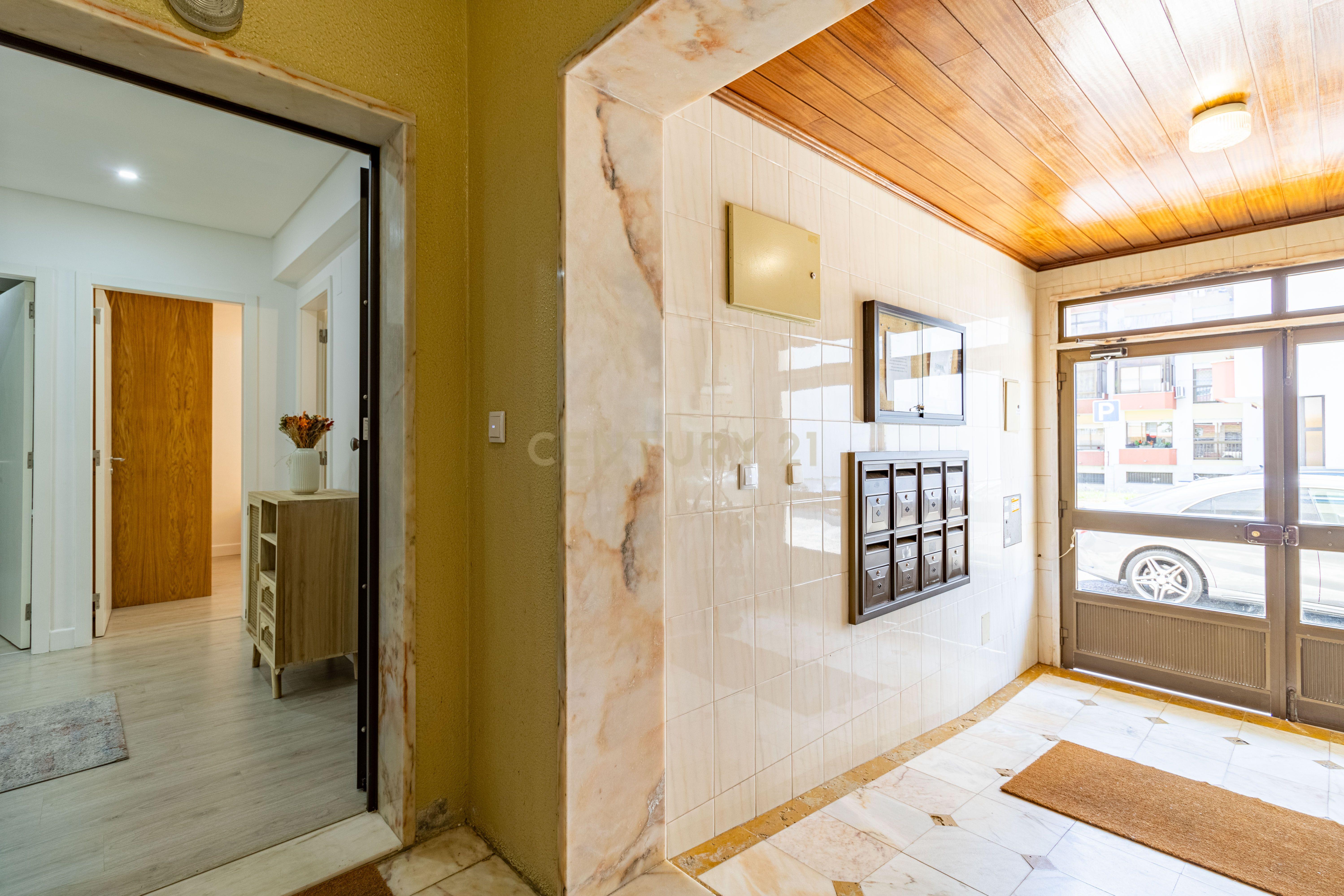 Apartamento T2 Renovado para arrendar - Moinhos da Funcheira - Amadora - Image 7
