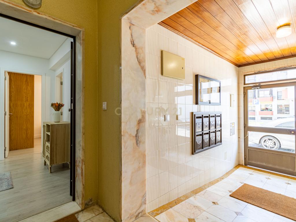 Apartamento T2 Renovado para arrendar -  Moinhos da Funcheira - Amadora - Image 7