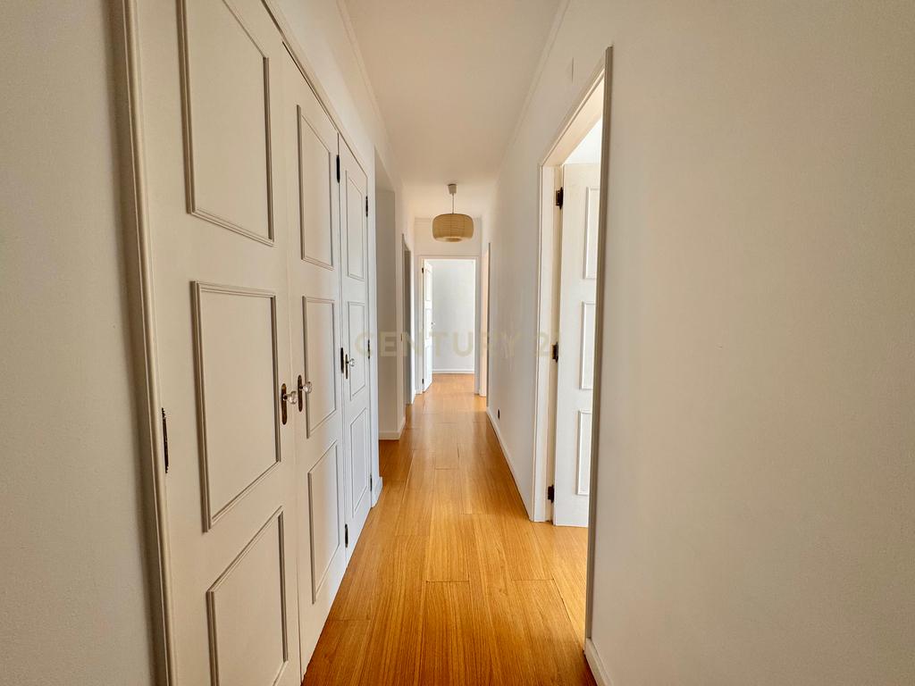 Apartamento T4 no centro de Santo Tirso - Image 10
