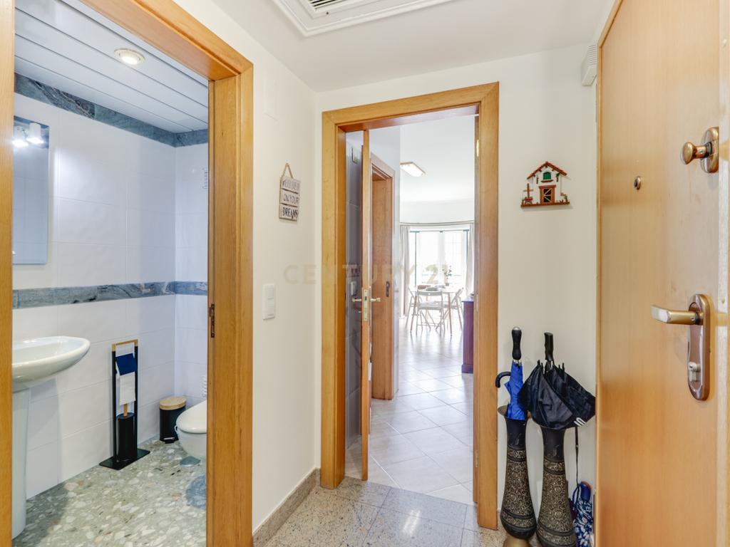 Apartamento T3 no Montijo | 143m2 área bruta útil | 2 garagens e elevador - Image 5