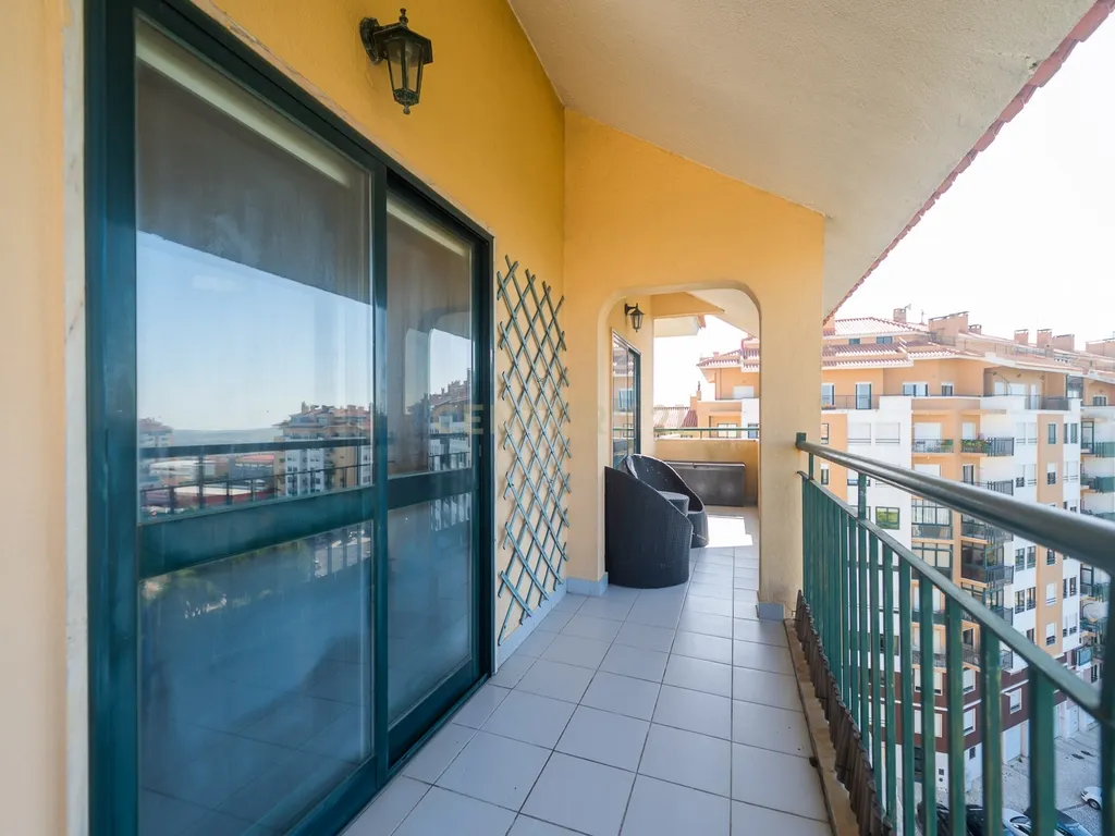 Exclusivo T2 com Vista Panorâmica de Excelência | Massamá Norte - Image 7
