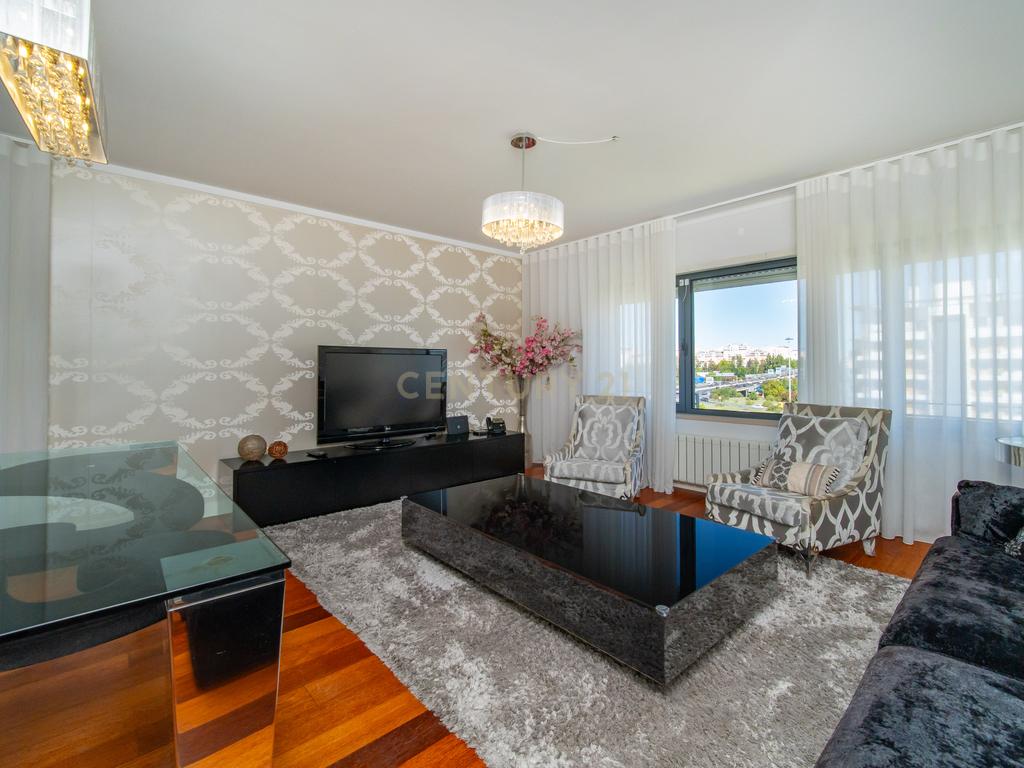 Apartamento T2 de Luxo Mobilado para arrendamento no Condomínio Pateo Central - Image 26