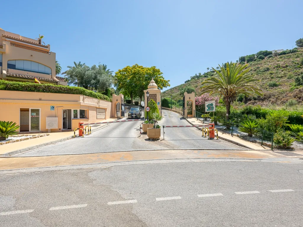 Apartamento com 2 quartos e jardim para alugar na aldeia de Santa María, Elviria - Image 28