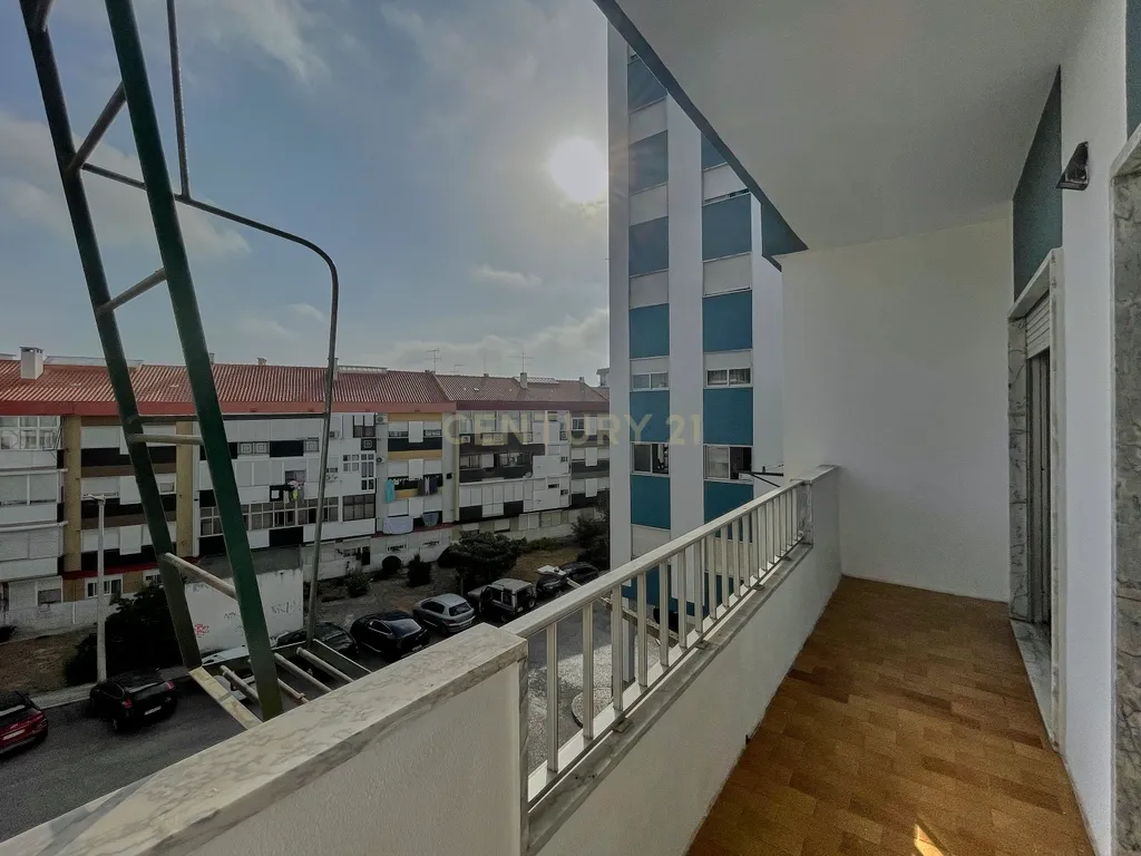 T2 para Arrendamento em Corroios – Conforto, Modernidade e Localização Privilegiada - Image 17