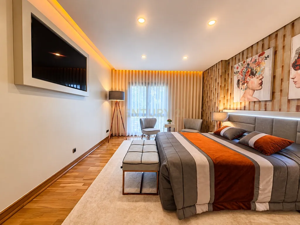 T4 com Piscina | Condomínio Privado PRATAGI | Segurança 24H | Alverca - Image 10