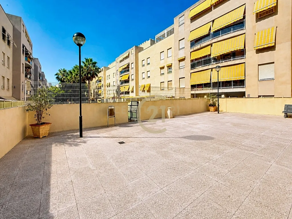 Cobertura de 5 Quartos com Terraço e Churrasqueira: Ideal para Família Numerosa ou Segregação em 2 Habitações! - Image 62