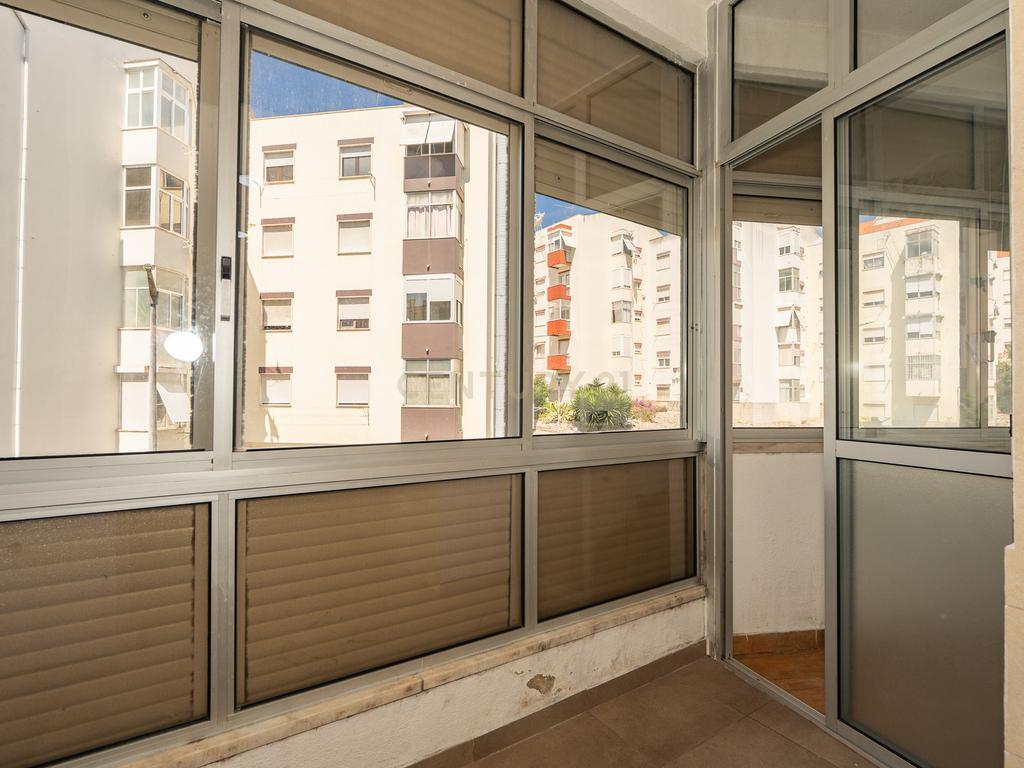 T2 com varanda na Póvoa de Santo Adrião  - Image 9
