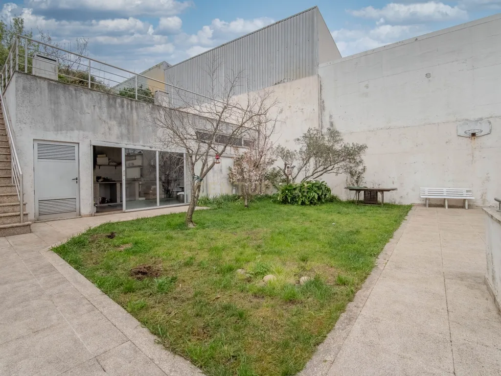 Moradia T3 de 3 frentes com 351 m², jardim e terraços | Baguim do Monte - Image 44