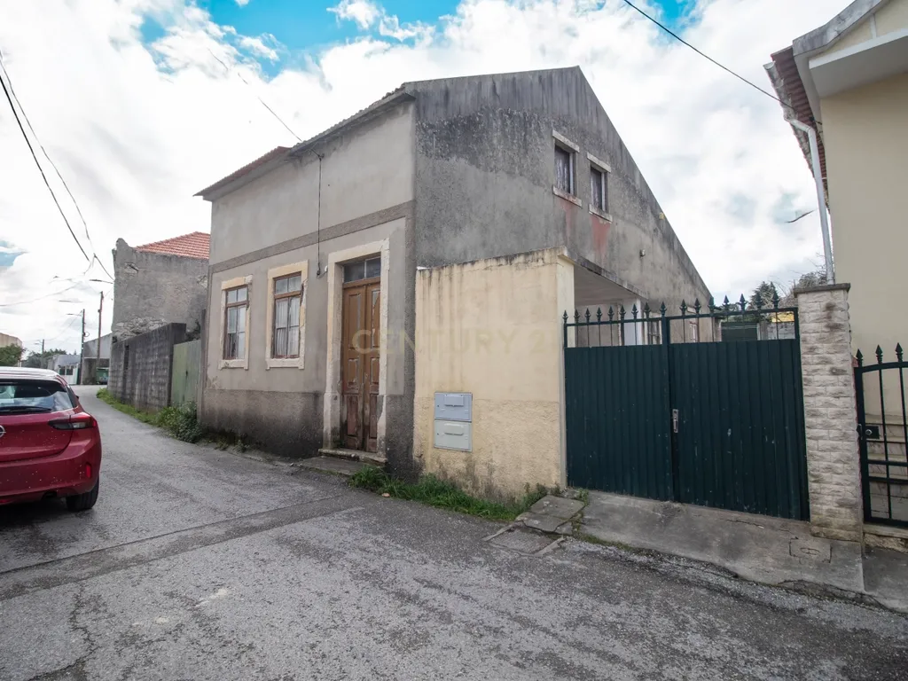 Casa antiga para recuperar com terreno e árvores de fruto, Alhadas, Figueira da Foz. - Image 1