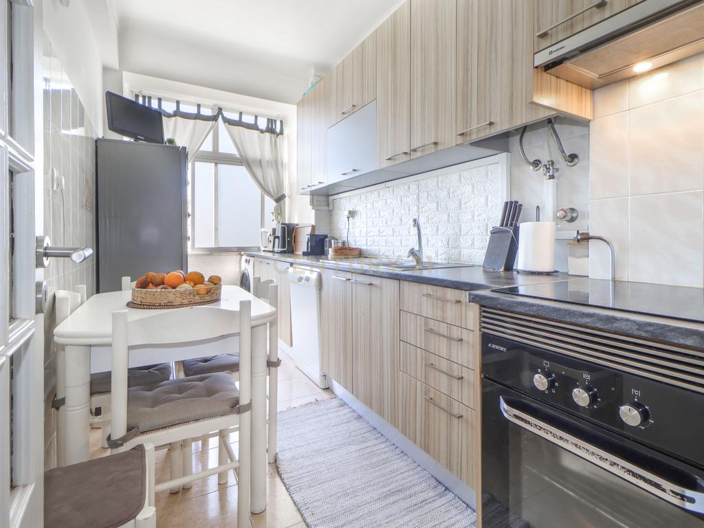 Apartamento T2 em zona central inserido em prédio com 2 elevadores | Praceta da Meia Laranja, Setúbal - Image 13