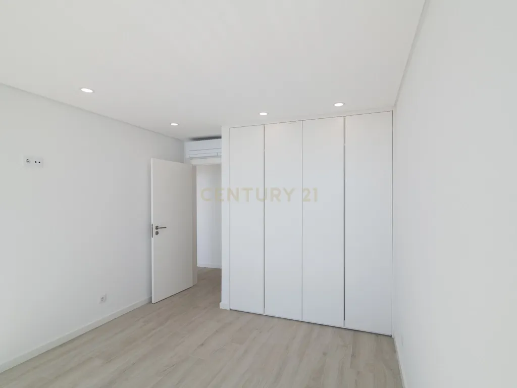 Condomínio Villas d’Ouro – Exclusividade e Conforto no Coração de Sesimbra - Image 53