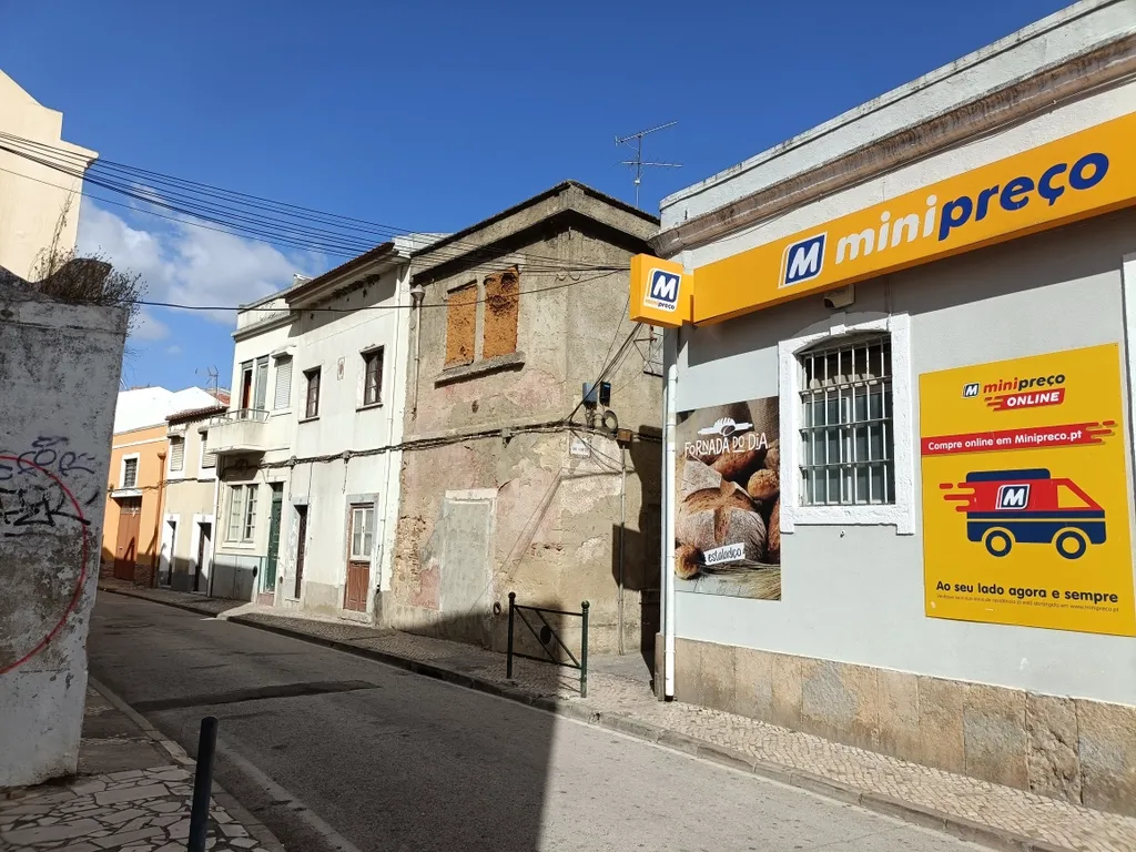 Espaço Comercial na Rua Passos Manuel, Alhandra - Image 23