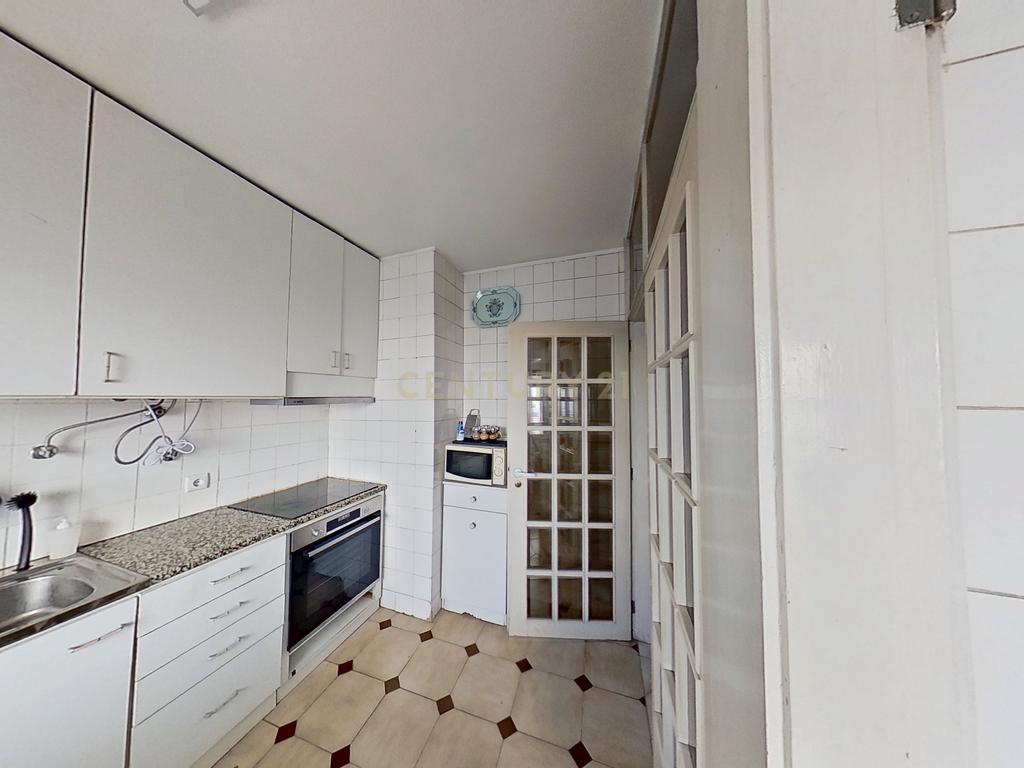 T3 duplex para venda. Porto, Av. Fernão de Magalhães - Image 7