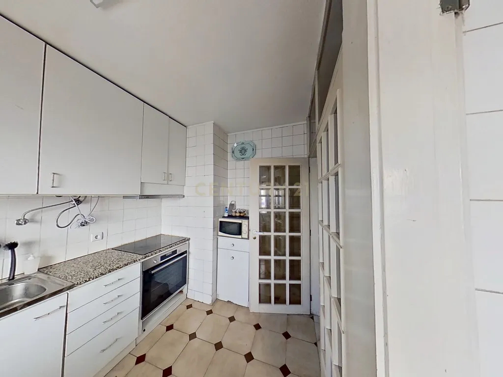 T3 duplex para venda. Porto, Av. Fernão de Magalhães - Image 7
