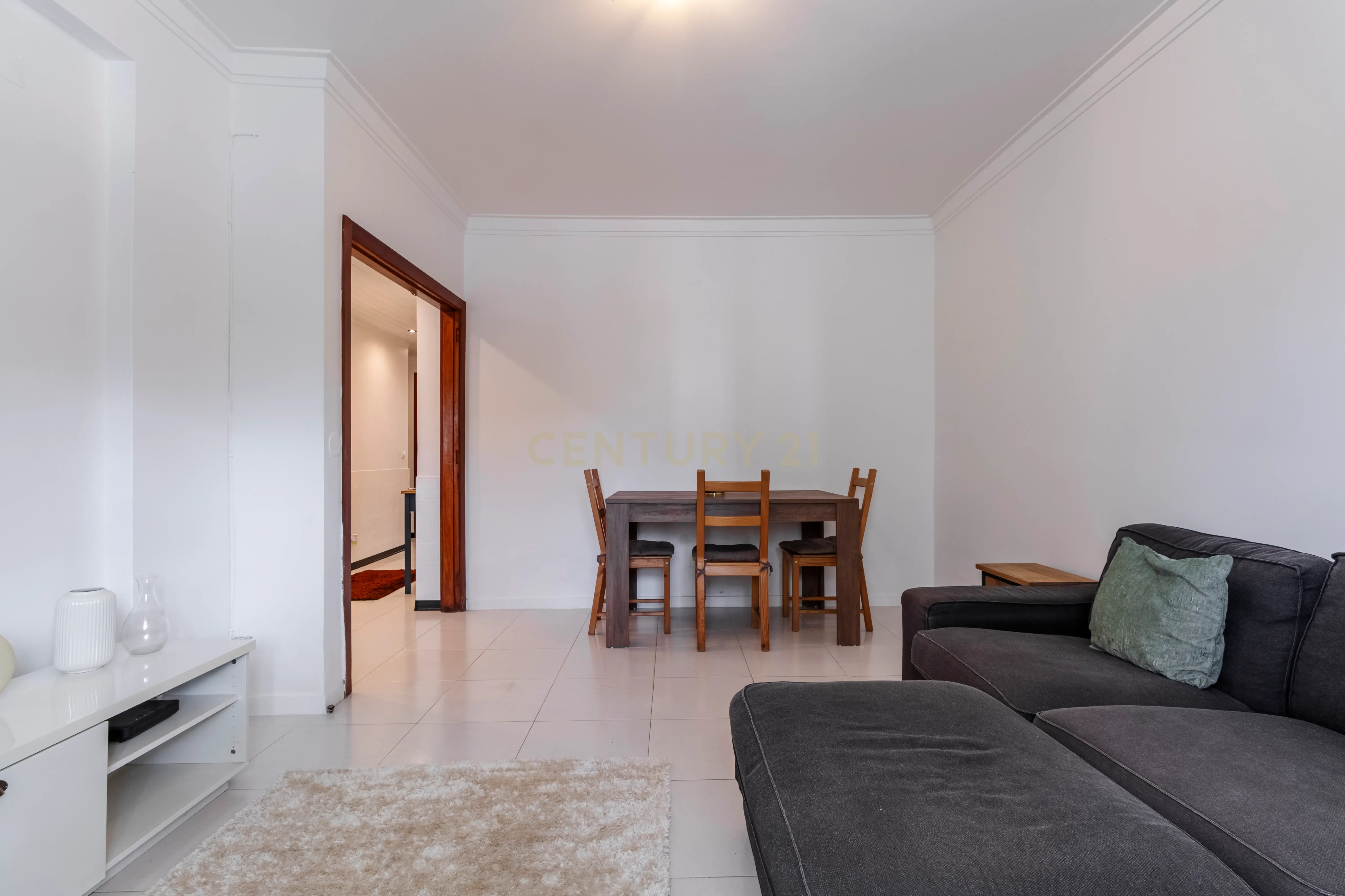 Fotografia 4 de Apartamento T3 com boas áreas e duas casas de banho | Vale Flores, Feijó