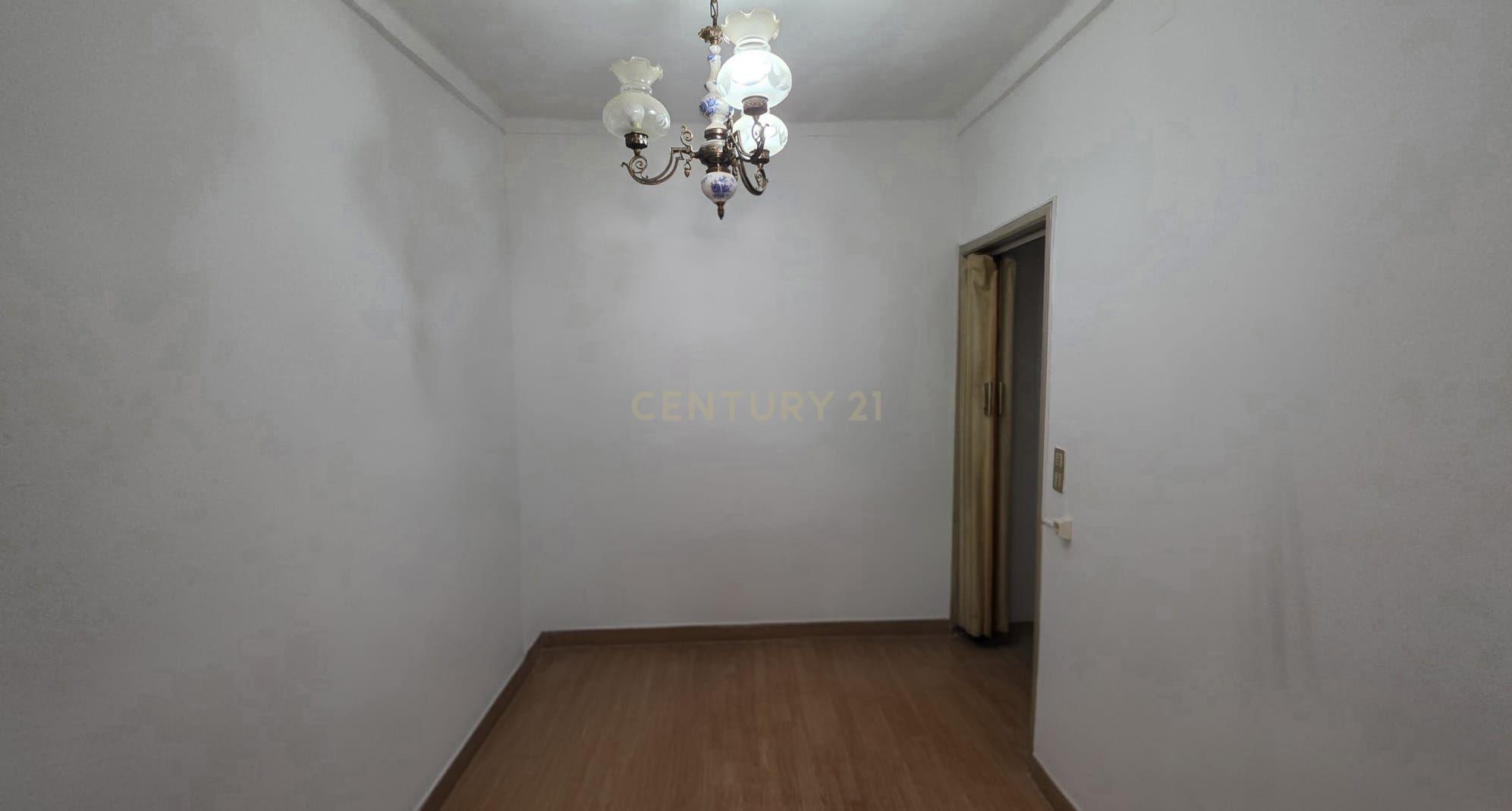 Fotografia 9 de APARTAMENTO T1+1 ALFAMA na Rua dos Remédios, ótima localização na Capital