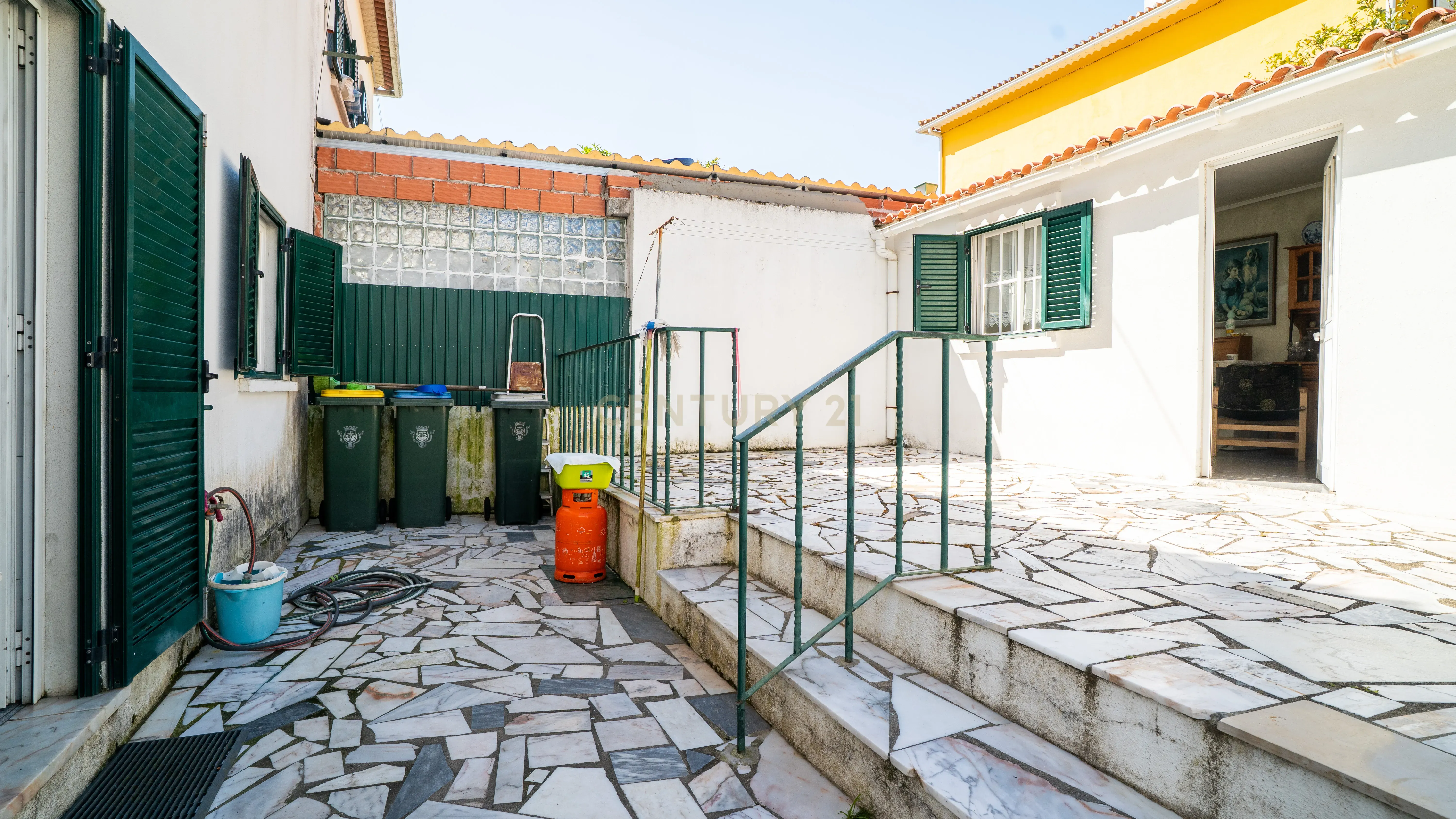 Moradia T3 – Caselas - Restelo - Image 50