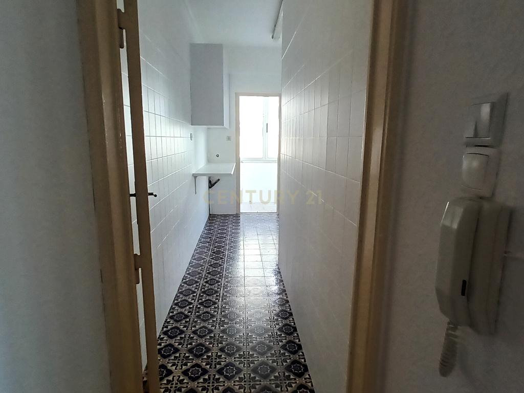 Apartamento de 3 assoalhadas em Oeiras para arrendamento - Image 14