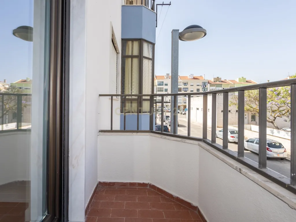Apartamento T2 Quinta da Lomba - Barreiro - Image 34