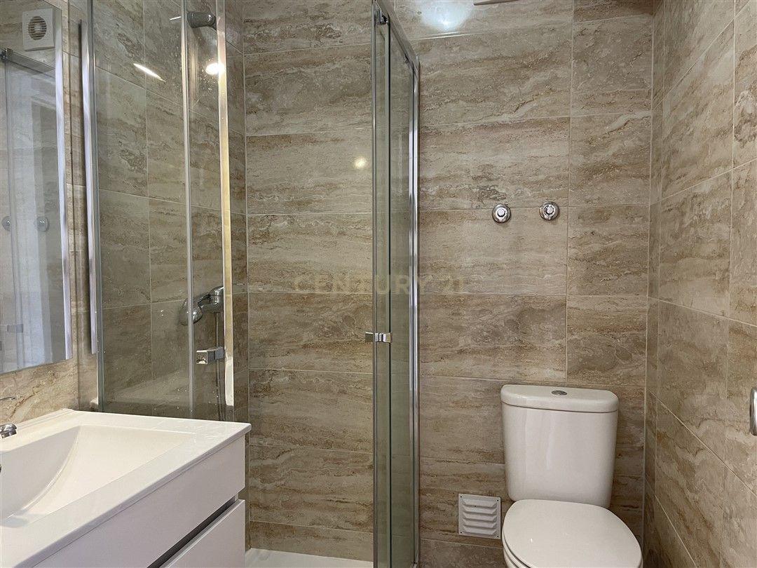 Apartamento T3 Duplex em Telheiras – 104 m², Estacionamento e Arrecadação - Image 21
