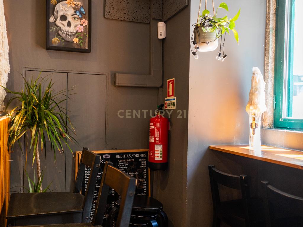 Restaurante Pronto a Funcionar na Emblemática Rua da Bica – Uma Oportunidade Única no Coração de Lisboa - Image 16