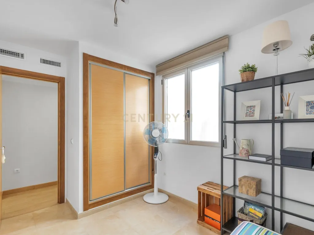 Apartamento virado a sul perto da praia de La Mata - Image 11