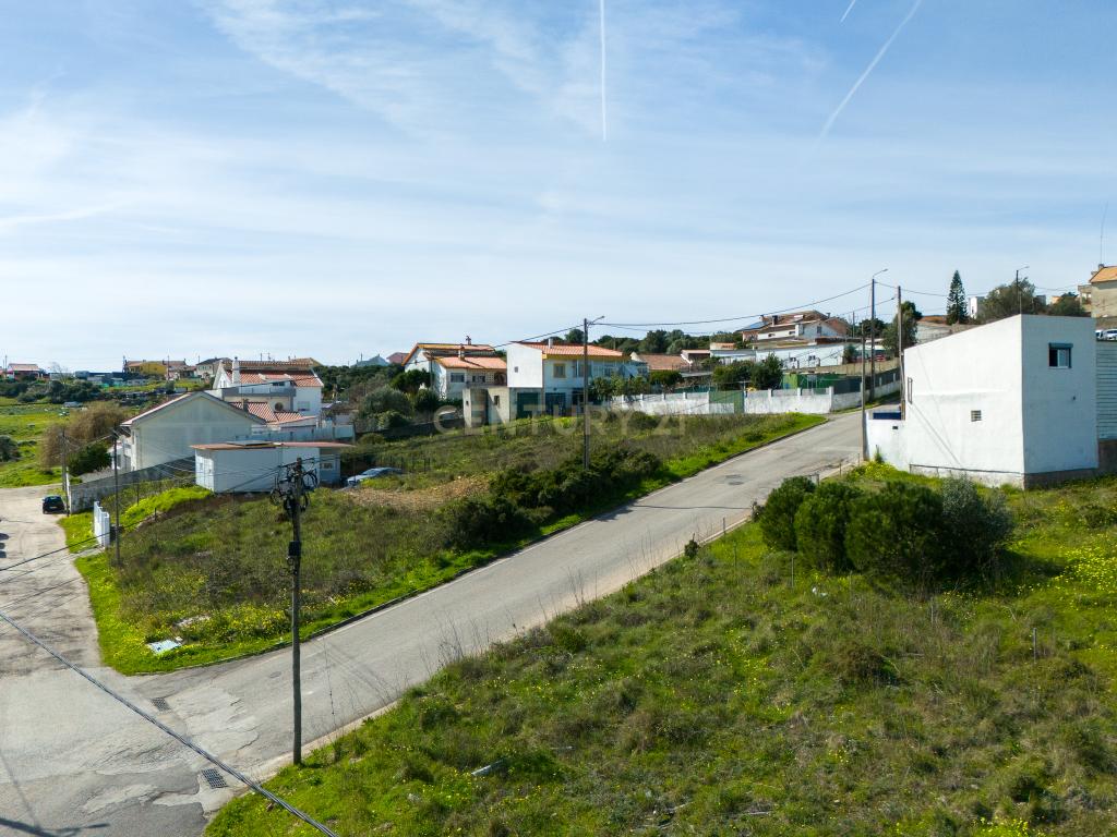 Terreno de 623m2 em vias de aprovação/conclusão em Cabra Figa, Rio de Mouro - Image 11
