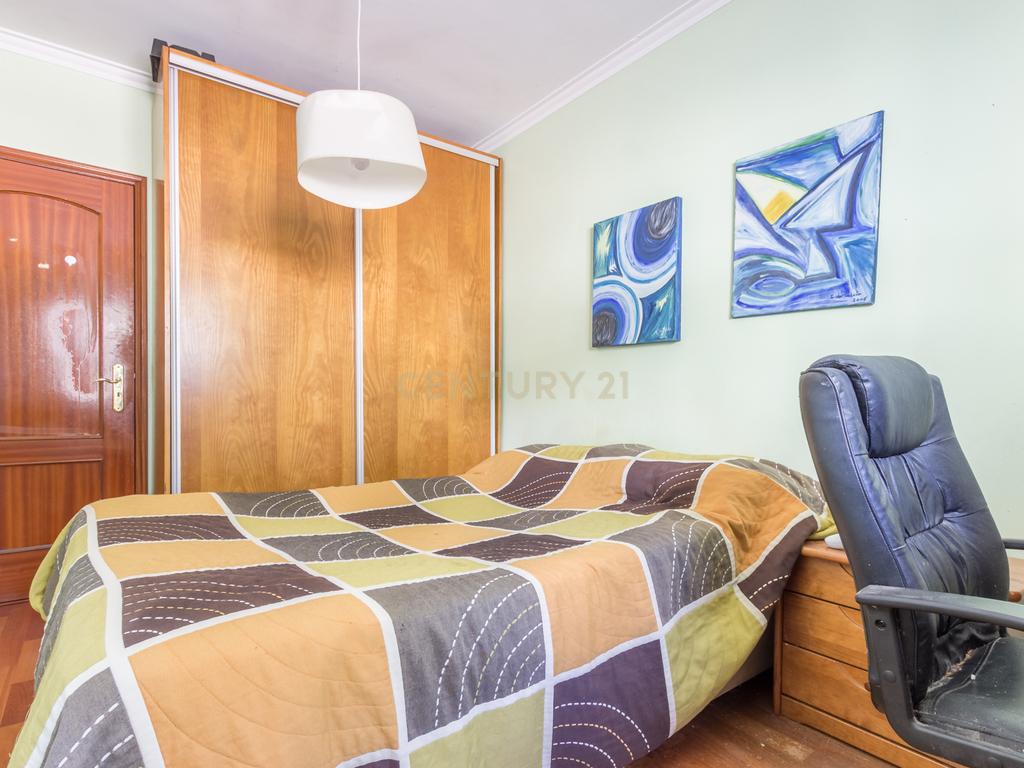 Apartamento T3 em Baixa da Banheira com Garagem - Image 15