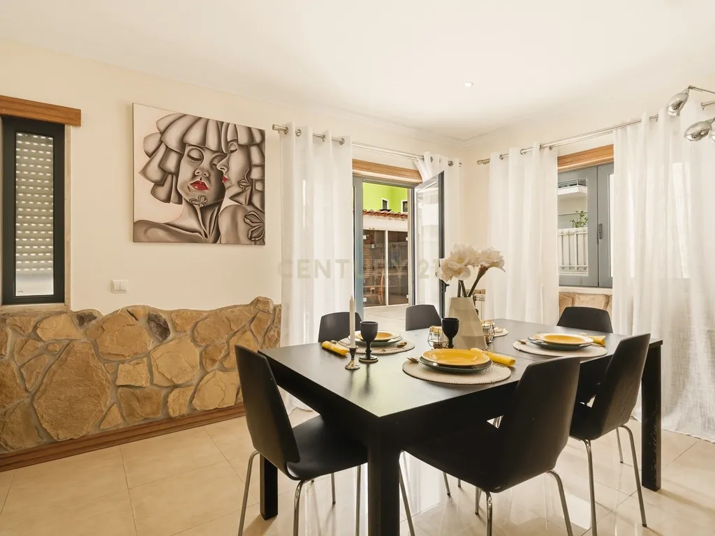Apartamento T3 com terraço privativo, churrasqueira, zona de refeição e forno a lenha — Venda do Valador, Venda do Pinheiro - Image 5