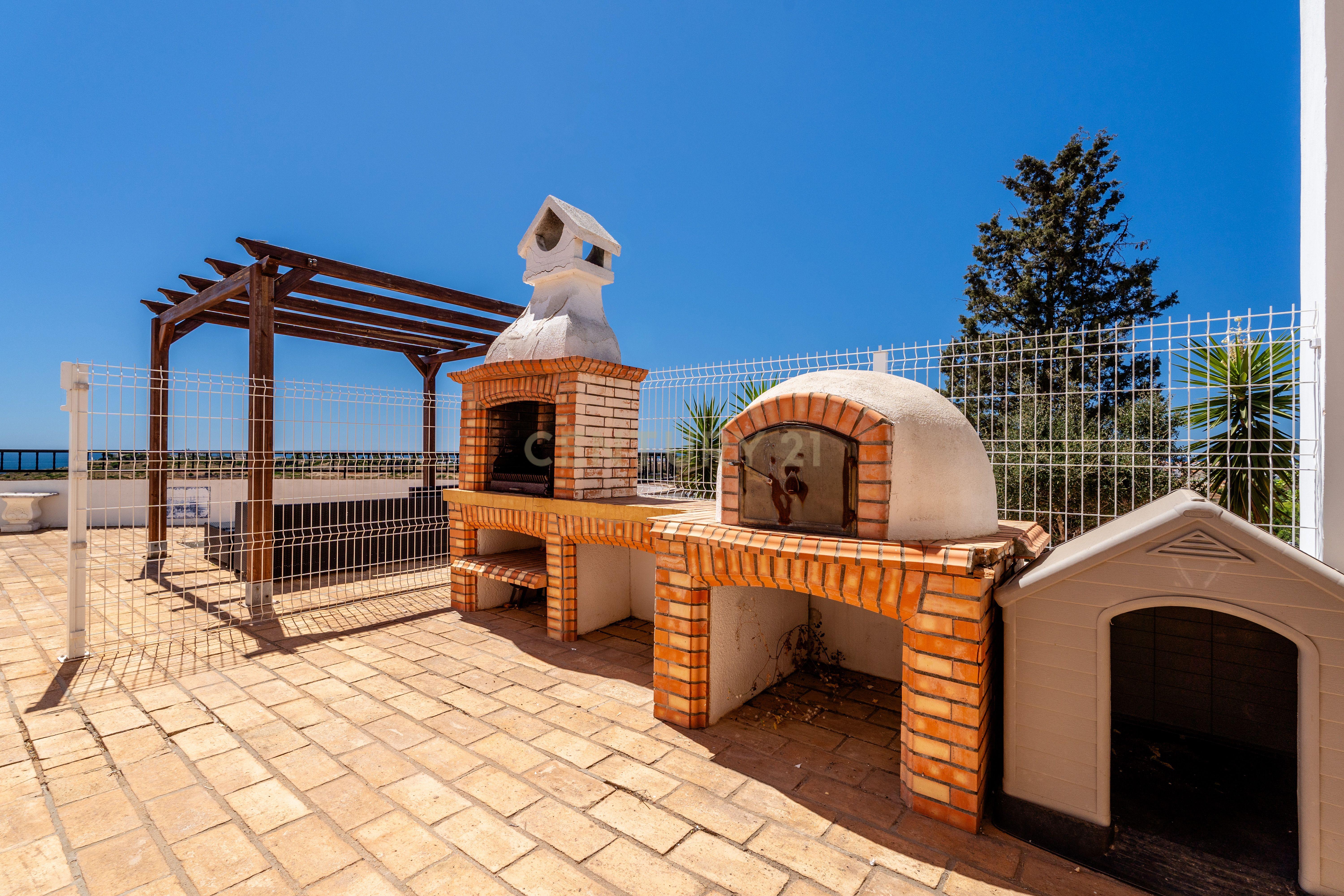 Fotografia 7 de Moradia com Vista Panorâmica para o Mar e Marina de Albufeira | Terreno urbano de 5.268 m² no Cerro d'Águia