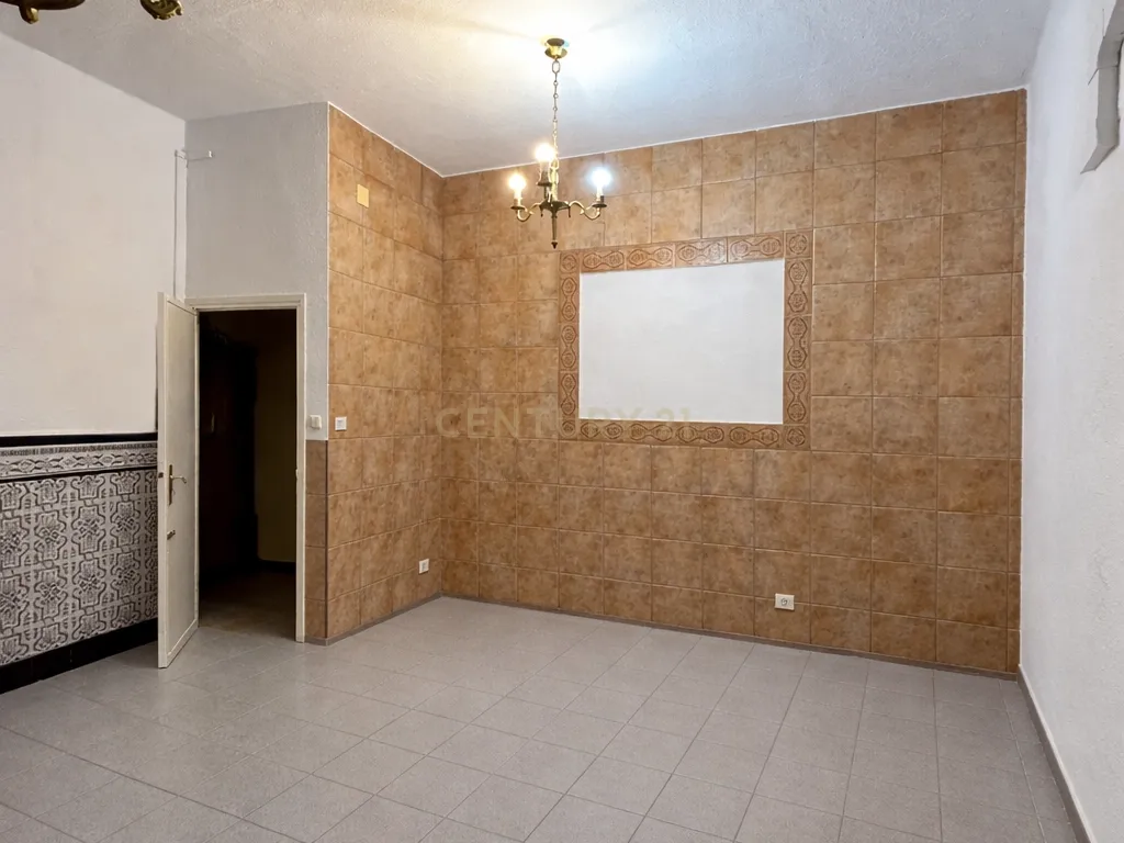 Edifício exclusivo com grande potencial numa das melhores zonas de Trujillo - Image 53