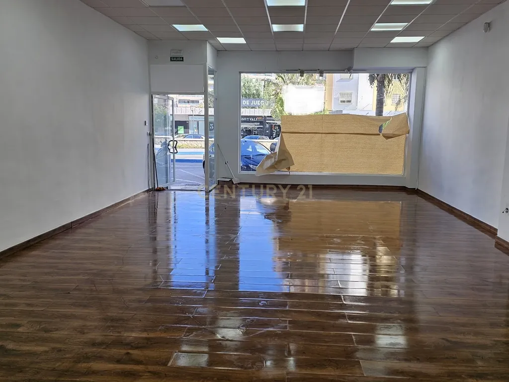 Lojas para venda em Avenida Andalucía, Torre del Mar - Image 2