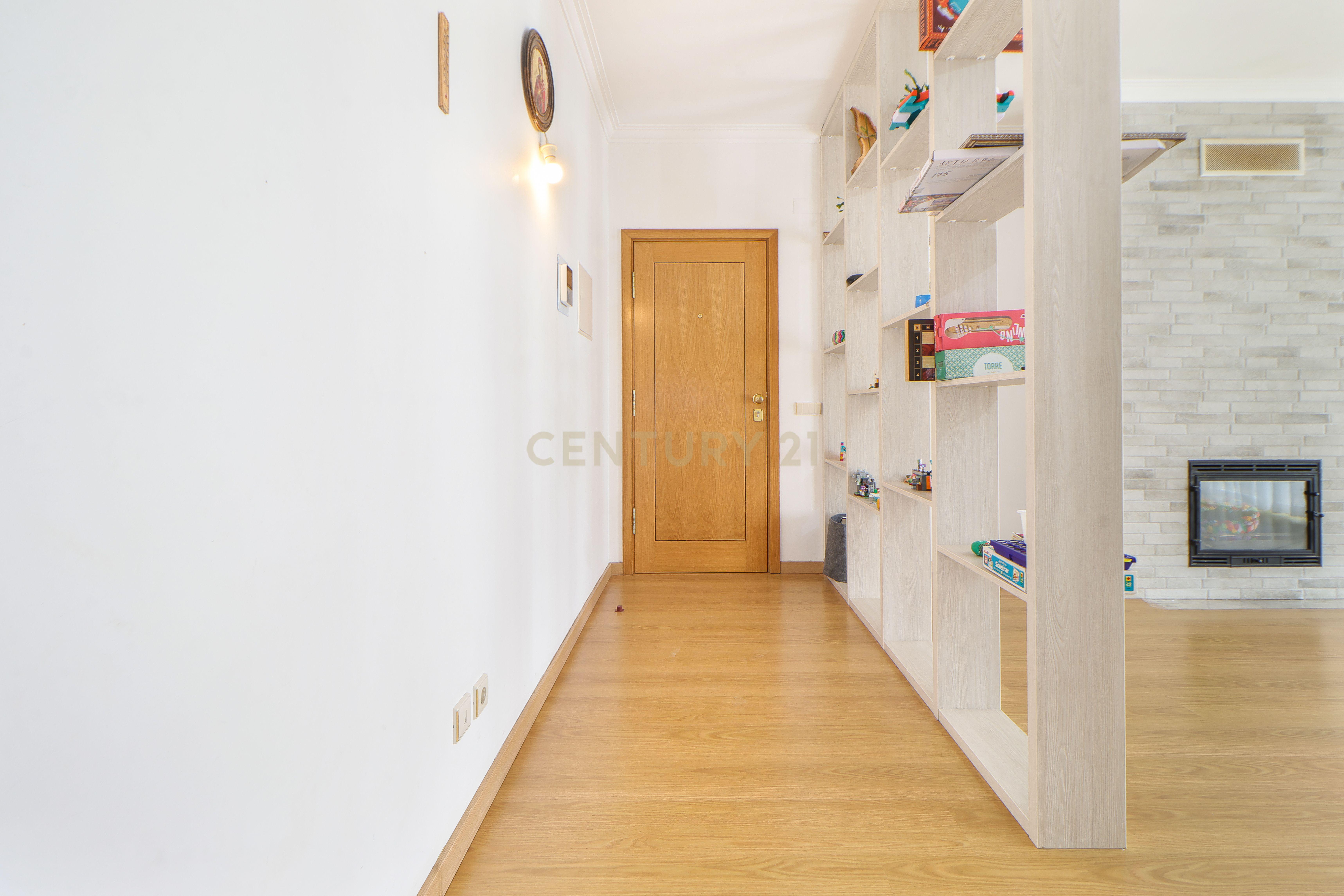Fotografia 5 de Apartamento T2 com boas áreas, arrecadação e 1 varanda em prédio com elevador no Bairro Afonso Costa | Rua Ângela Pinto, Setúbal