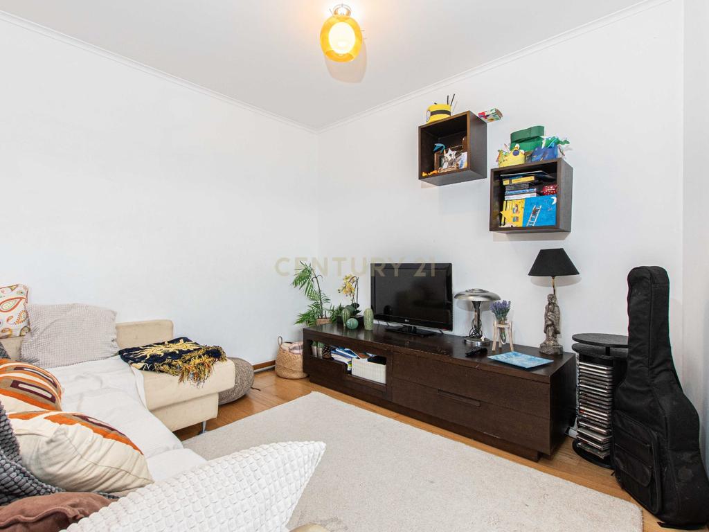 Apartamento T2 com Vista Panorâmica em Lisboa e um lugar de estacionamento na Rua Carlos Botelho - Lisboa  - Image 5