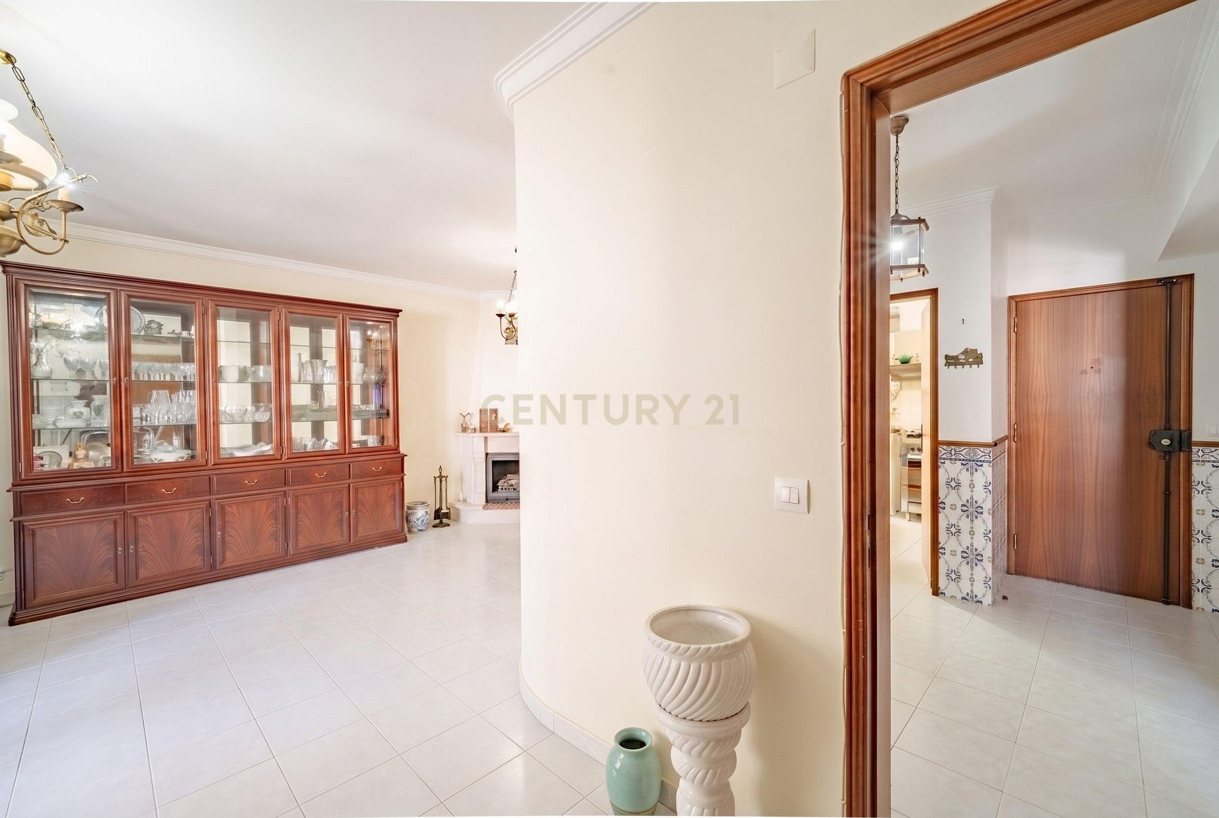 Fotografia 6 de Apartamento T3 em Amora, Seixal - Oportunidade Única!