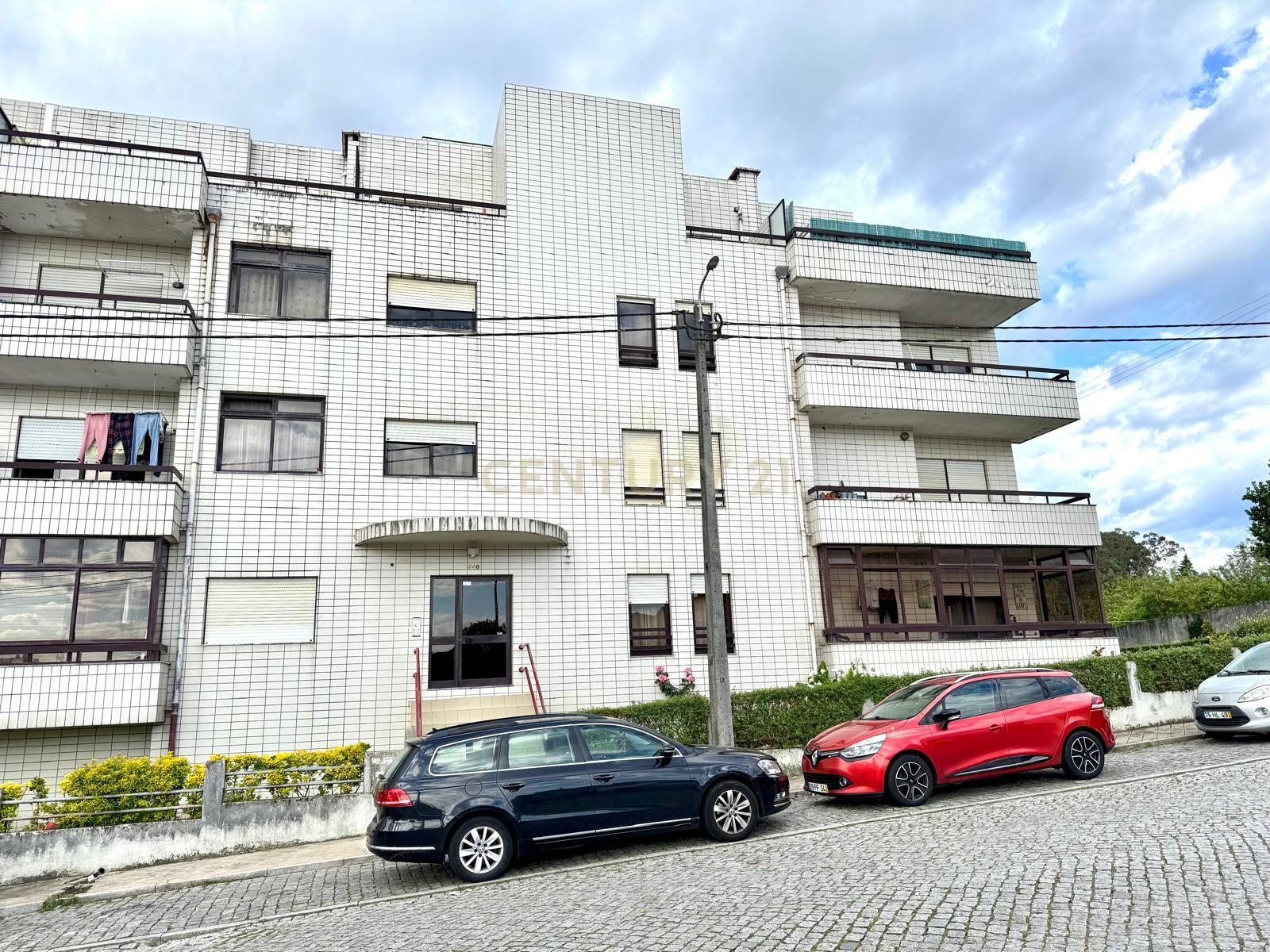 T3 com lugar de garagem ao Hospital Santos Silva/Monte da Virgem - Image 15