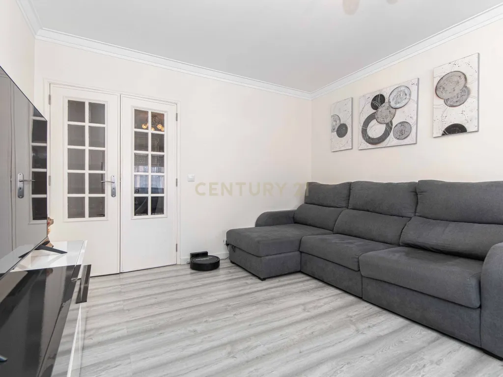 Apartamento T2 Remodelado (Agualva/Cacém) - Image 4