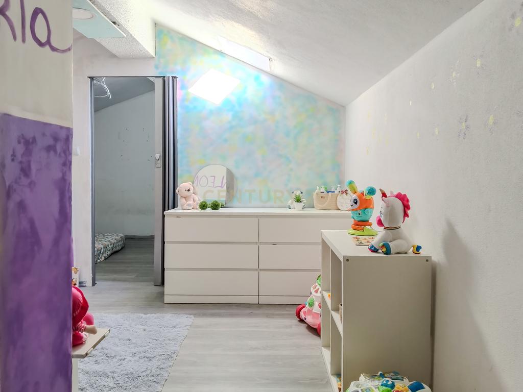 Apartamento T2, de 2 frentes, localizado em Rio Tinto, com Sótão e Garagem Box - Image 23