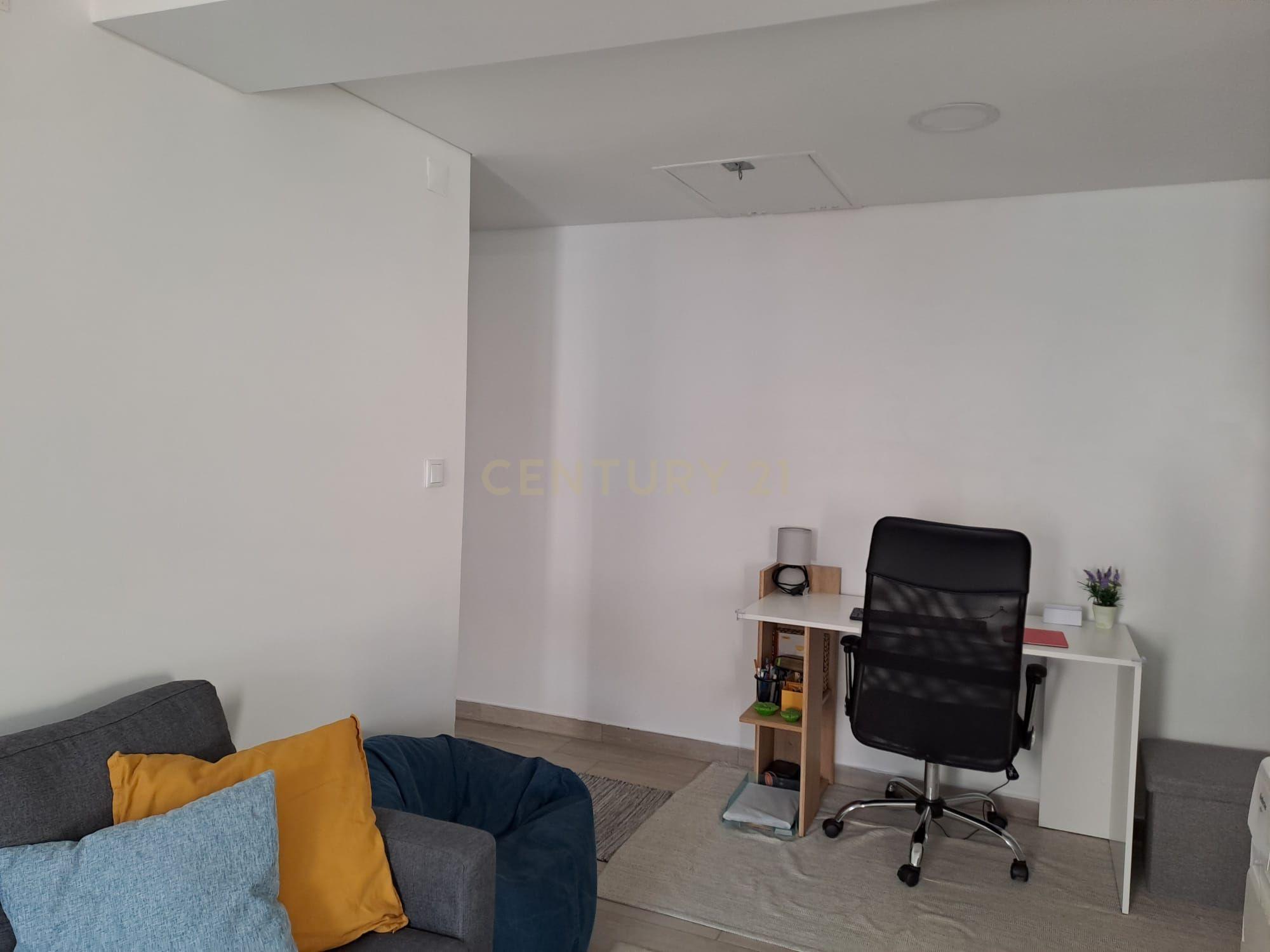Apartamento T2 remodelado  no centro da Cidade do Montijo - Image 8