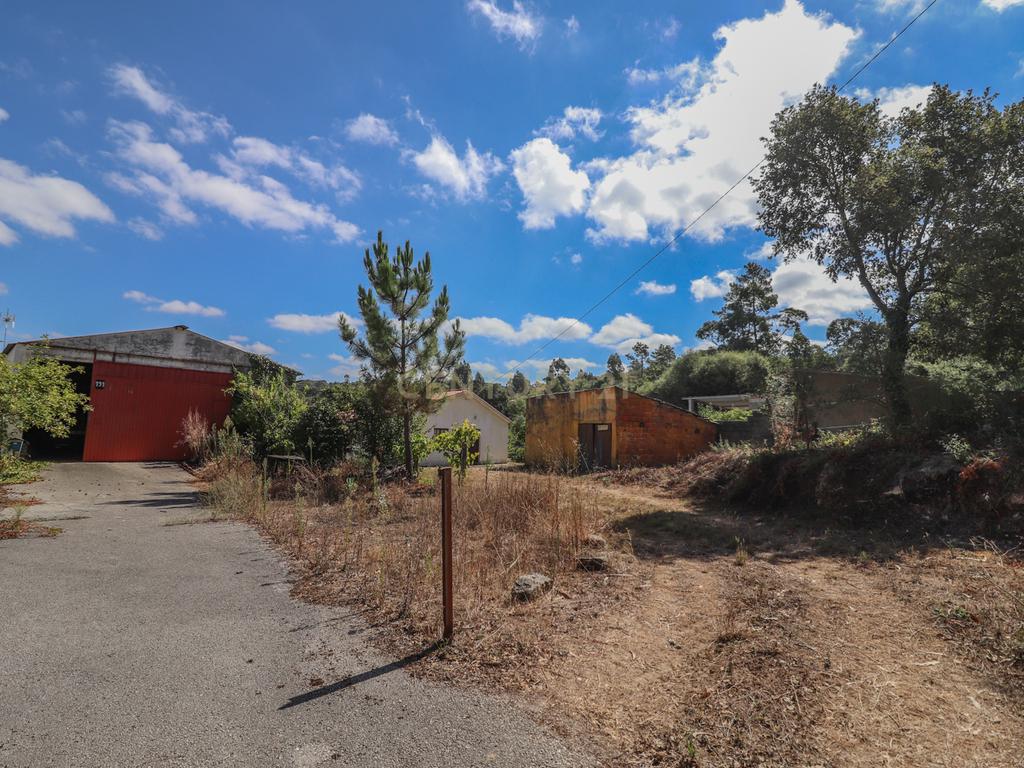 Oficina e anexo para habitação com terreno, em Ansião - Image 5