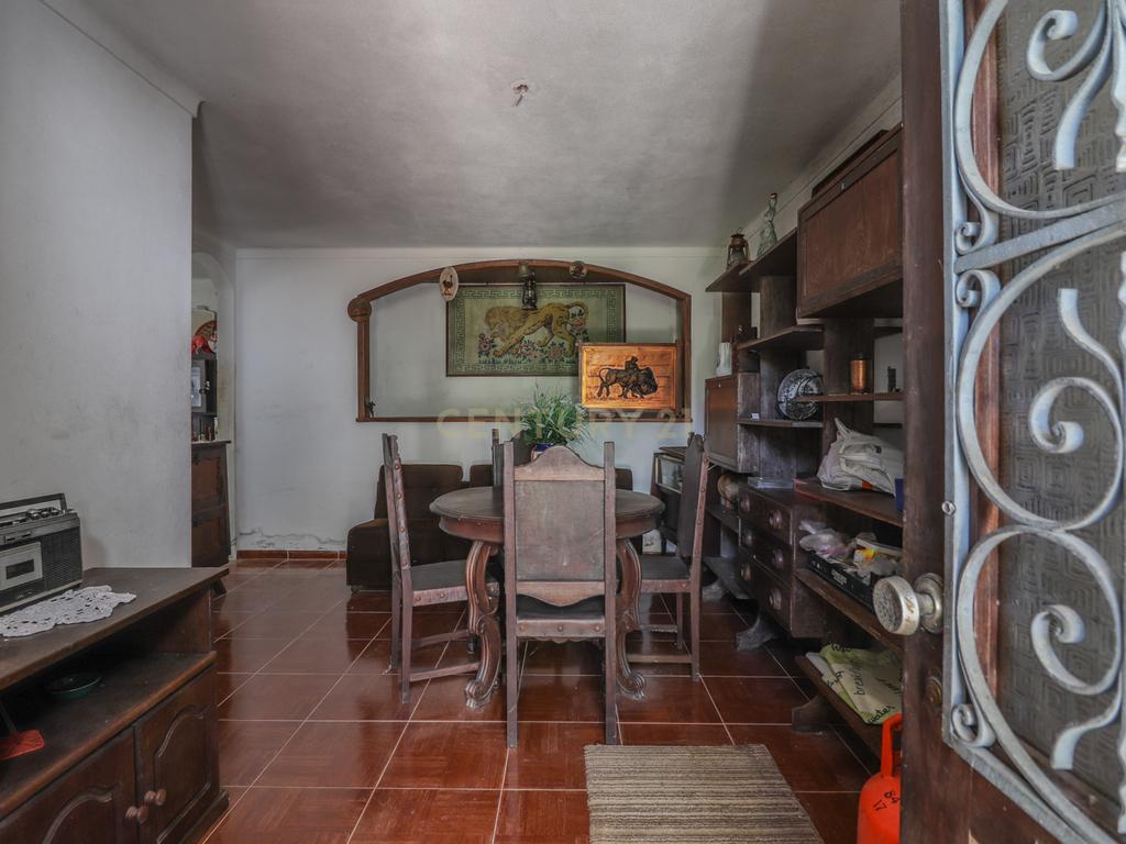Oficina e anexo para habitação com terreno, em Ansião - Image 1