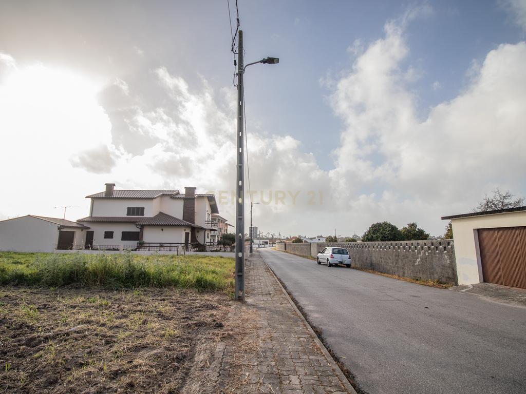 Terreno Plano em Figueira da Foz - Oportunidade Única! - Image 9