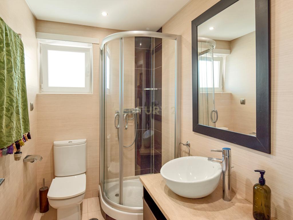 Moradia T4+1 com Piscina Privativa, Churrasqueira e Garagem - Image 32