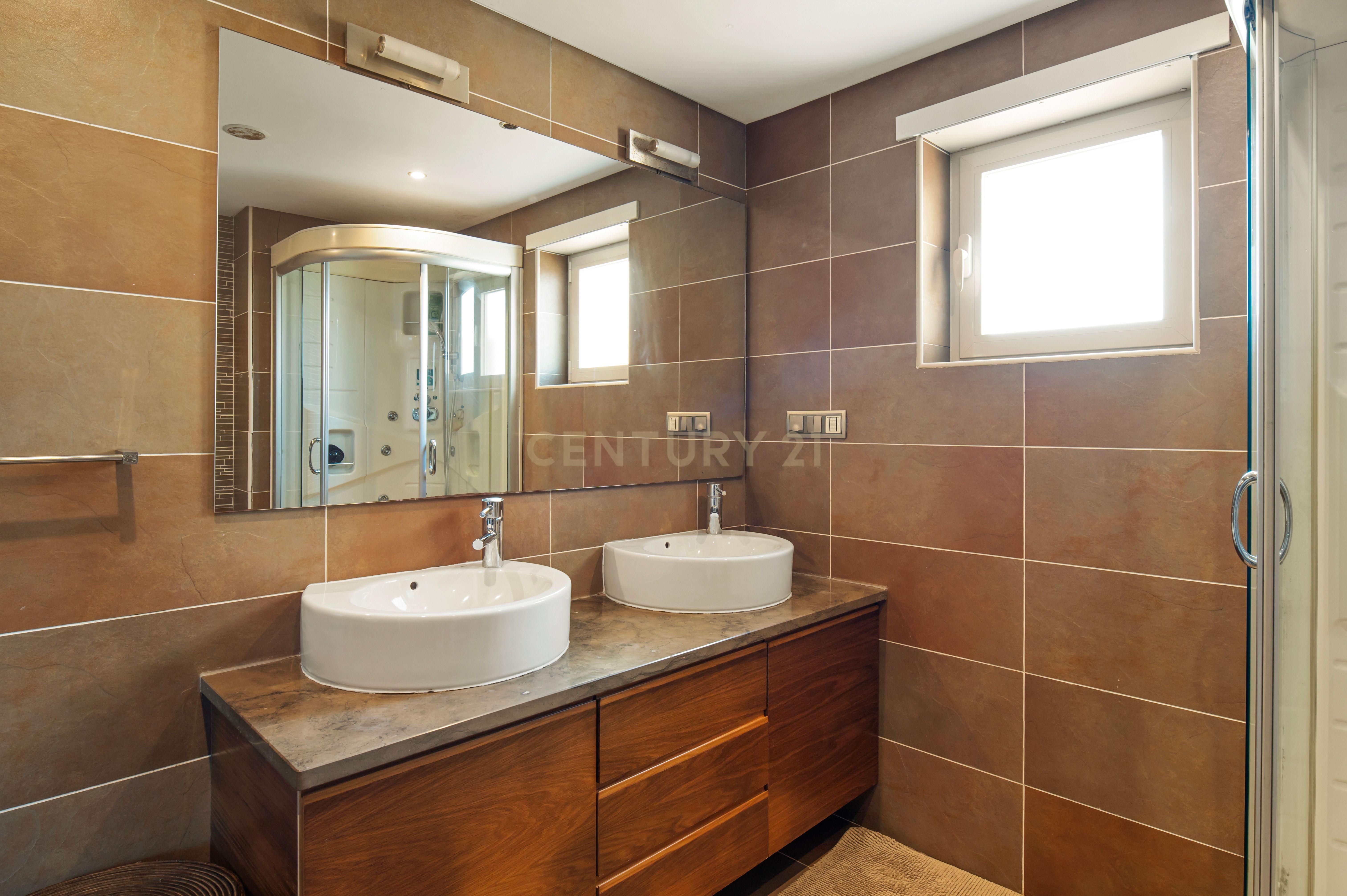 Moradia T4+1 com Piscina Privativa, Churrasqueira e Garagem - Image 34
